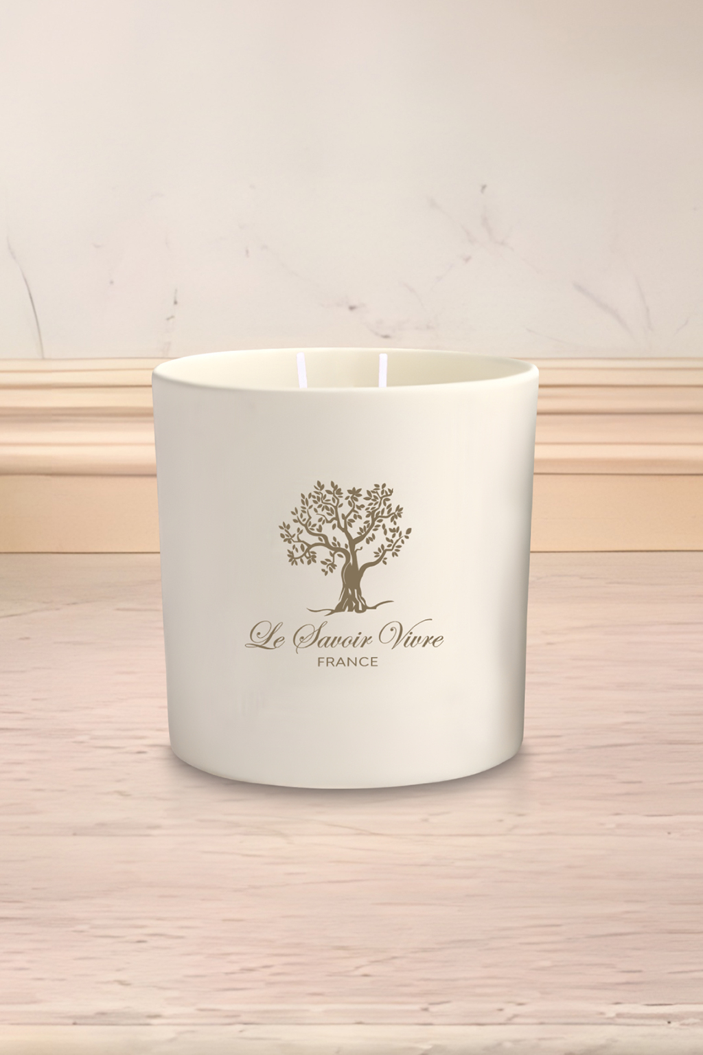 signature-white-img-2-1